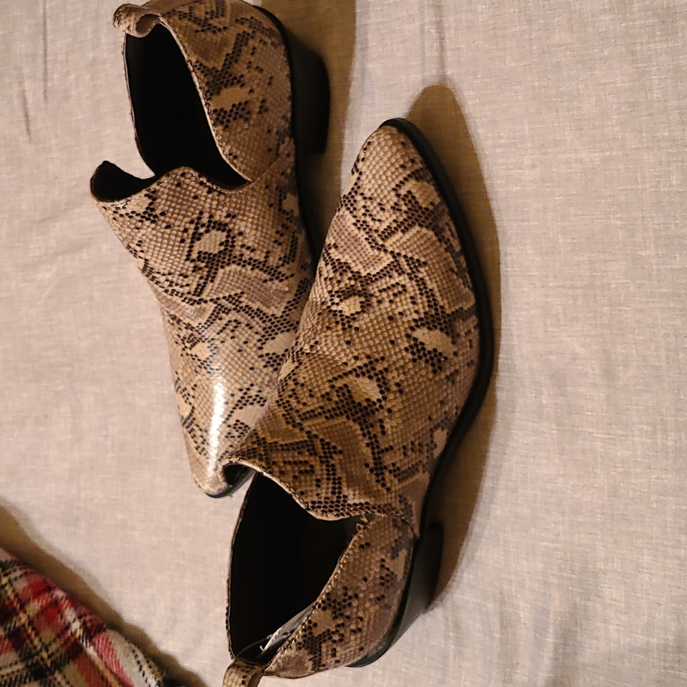 Booties - Picture 4 of 7